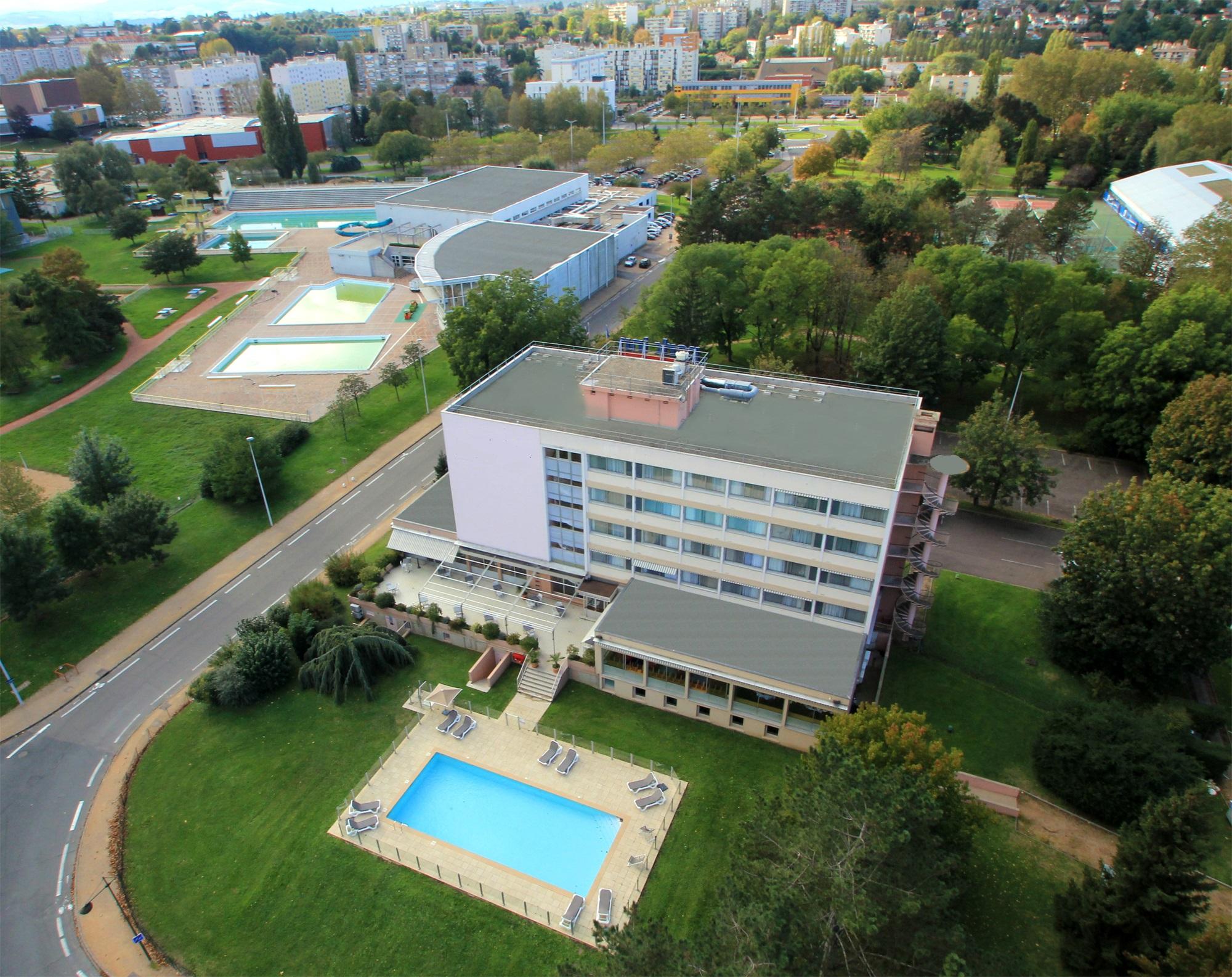 Hotel Mercure Macon Bord De Saone Bagian luar foto